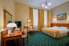 Гостиница Hotel Hetman  Варшава